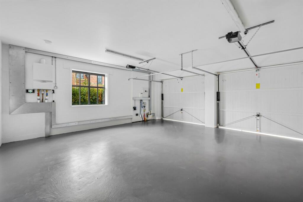 5 bedroom detached house for sale in Bankhall Lane, Hale, Altrincham, WA15